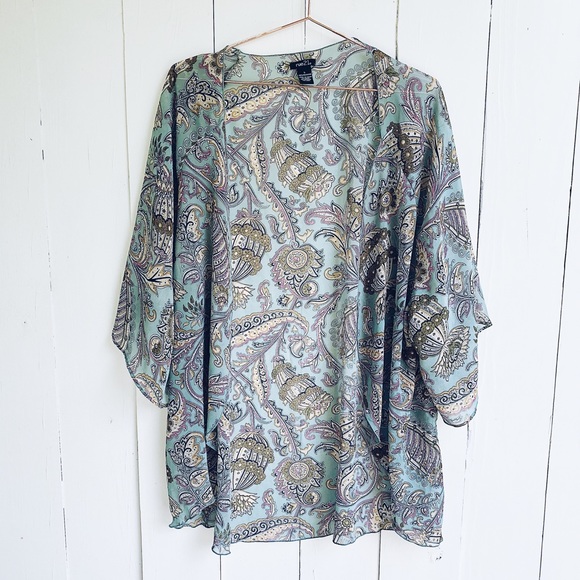 Rue21 Sweaters - Paisley Print Kimono